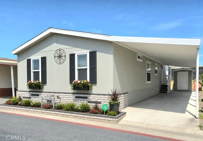 Manufactured In Park for sale at 21851 Newland St. 43, Huntington Beach, CA featuring 3 beds and 2 baths
