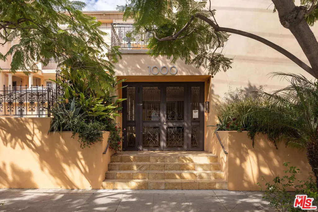 Condominium for sale at 1000 S Westgate Avenue 216, Los Angeles, CA featuring 2 beds and 2 baths
