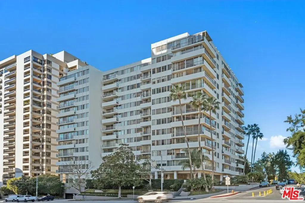 Condominium for sale at 10433 Wilshire Boulevard 602, Los Angeles, CA featuring 2 beds and 3 baths