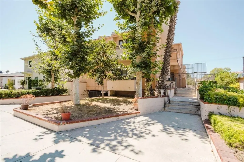 608 Hawthorne Street C, Glendale, CA — listing photo 1