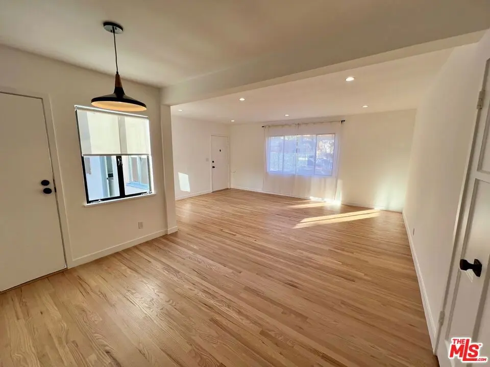 Residential Lease for rent at 4908 St Elmo Drive, Los Angeles, Los Angeles County, CA featuring 1 bed and 1 bath