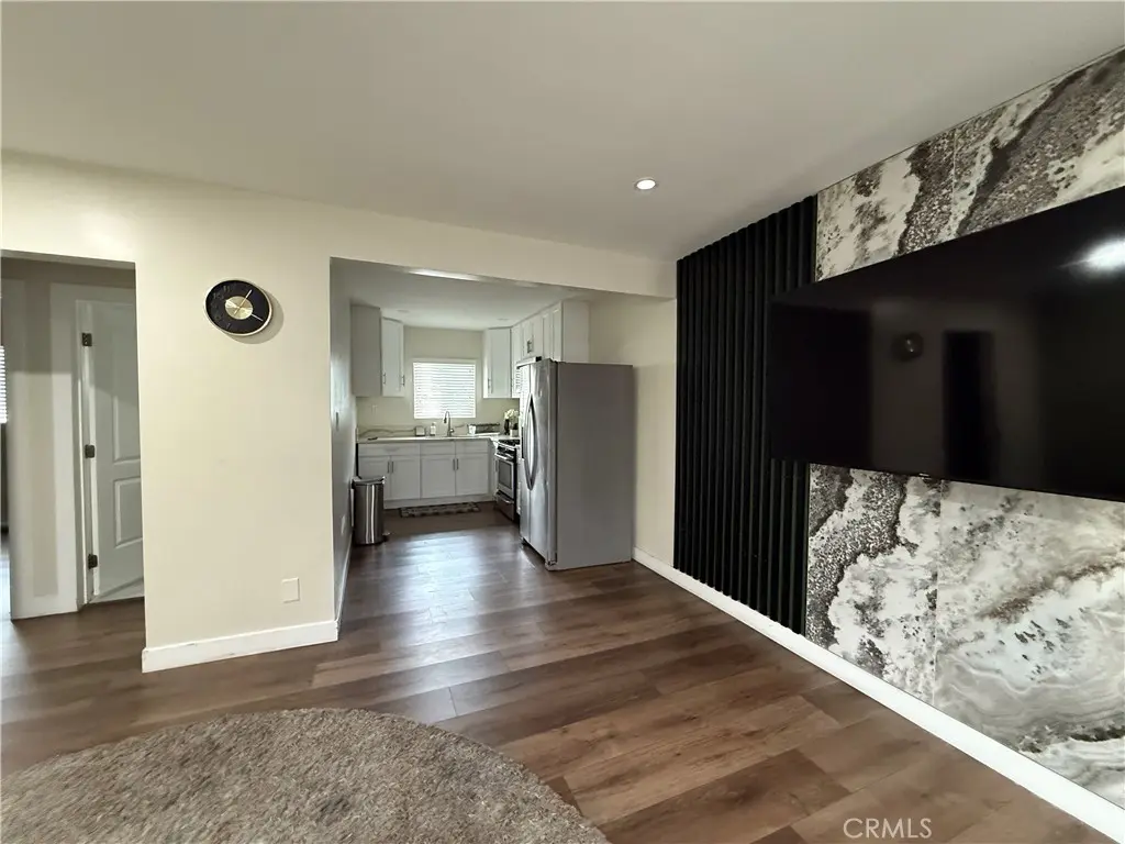 Residential Lease for rent at 7348 Florence Ave 2, Downey, Los Angeles County, CA featuring 2 beds and 1 bath