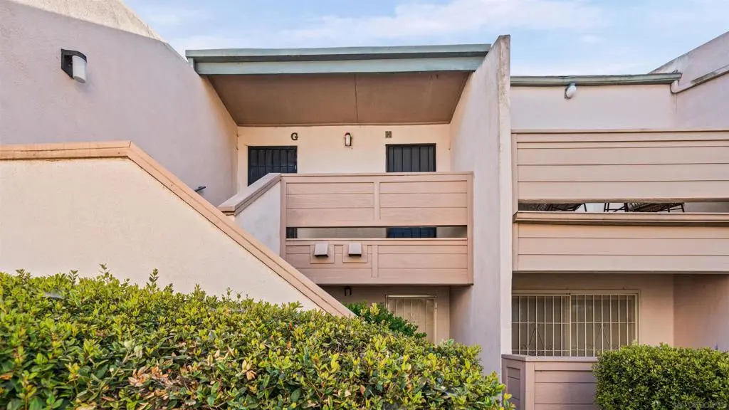 Condominium for sale at 3234 Ashford St H, San Diego, CA and 1 bath