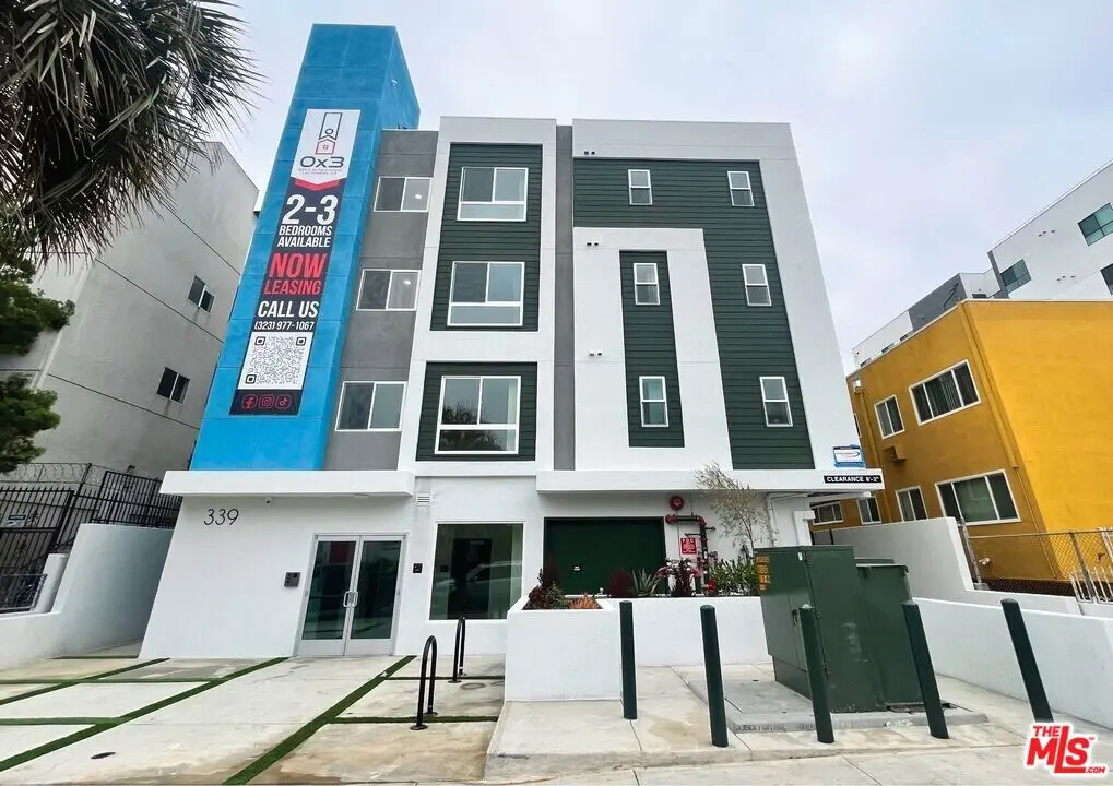 Residential Lease for rent at 339 S Oxford Avenue 202, Los Angeles, Los Angeles County, CA featuring 2 beds and 2 baths