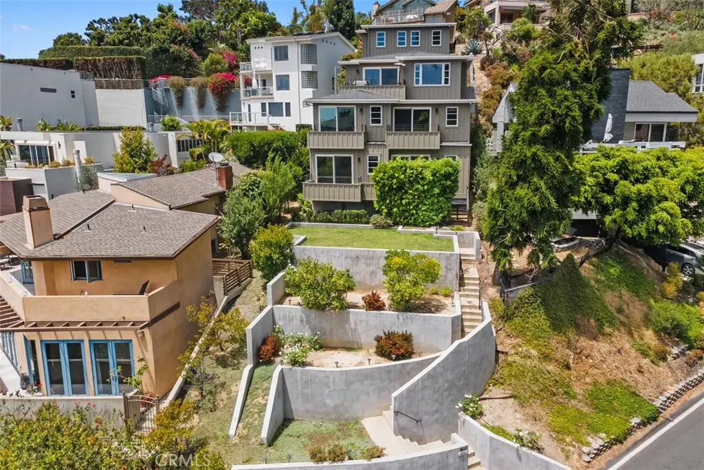 Single Family Residence for sale at 802 Summit, Laguna Beach, Orange County, CA featuring 4 beds and 4 baths