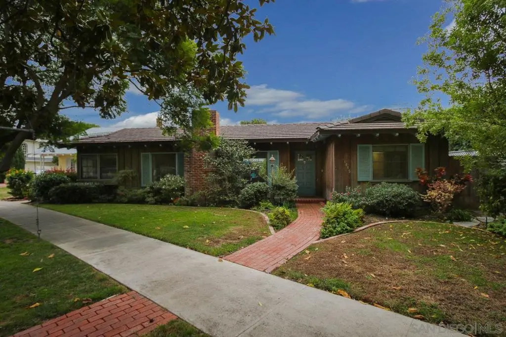 Single Family Residence for rent at 1045 Adella, Coronado, CA featuring 3 beds and 2 baths