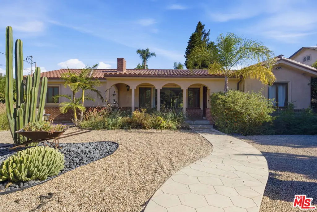 Single Family Residence for rent at 13800 Erwin Street, Los Angeles, CA featuring 3 beds and 2 baths
