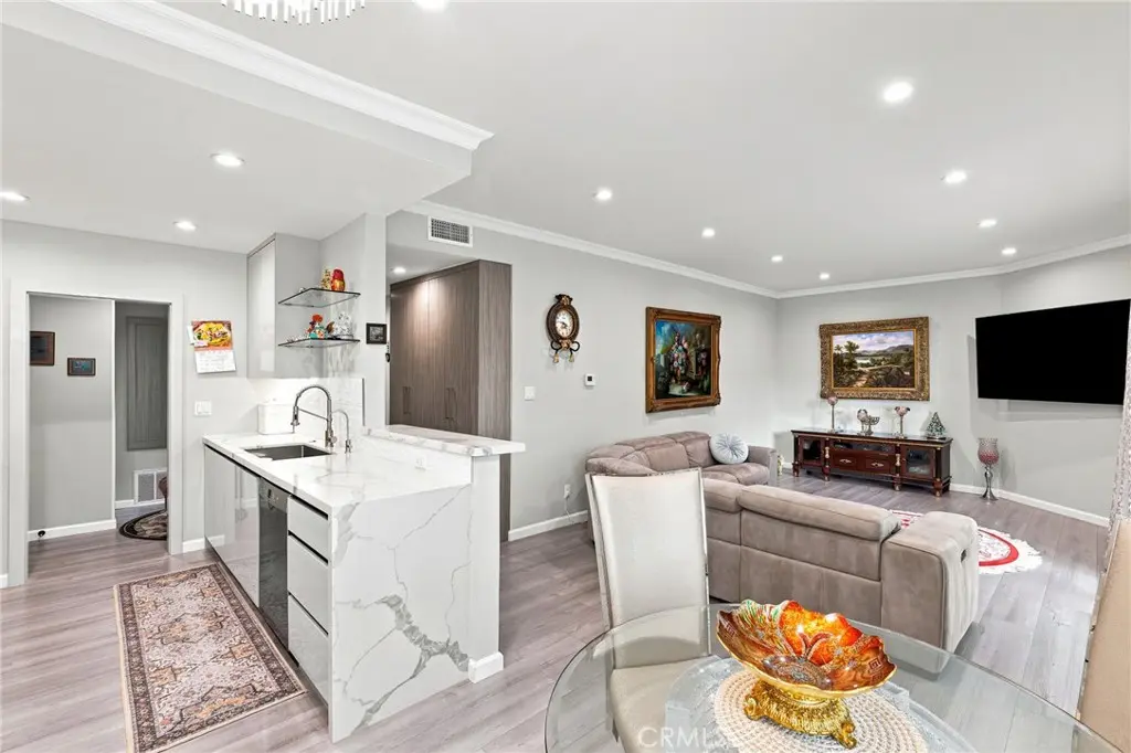 14607 Erwin Street 107, Van Nuys, CA — listing photo 1