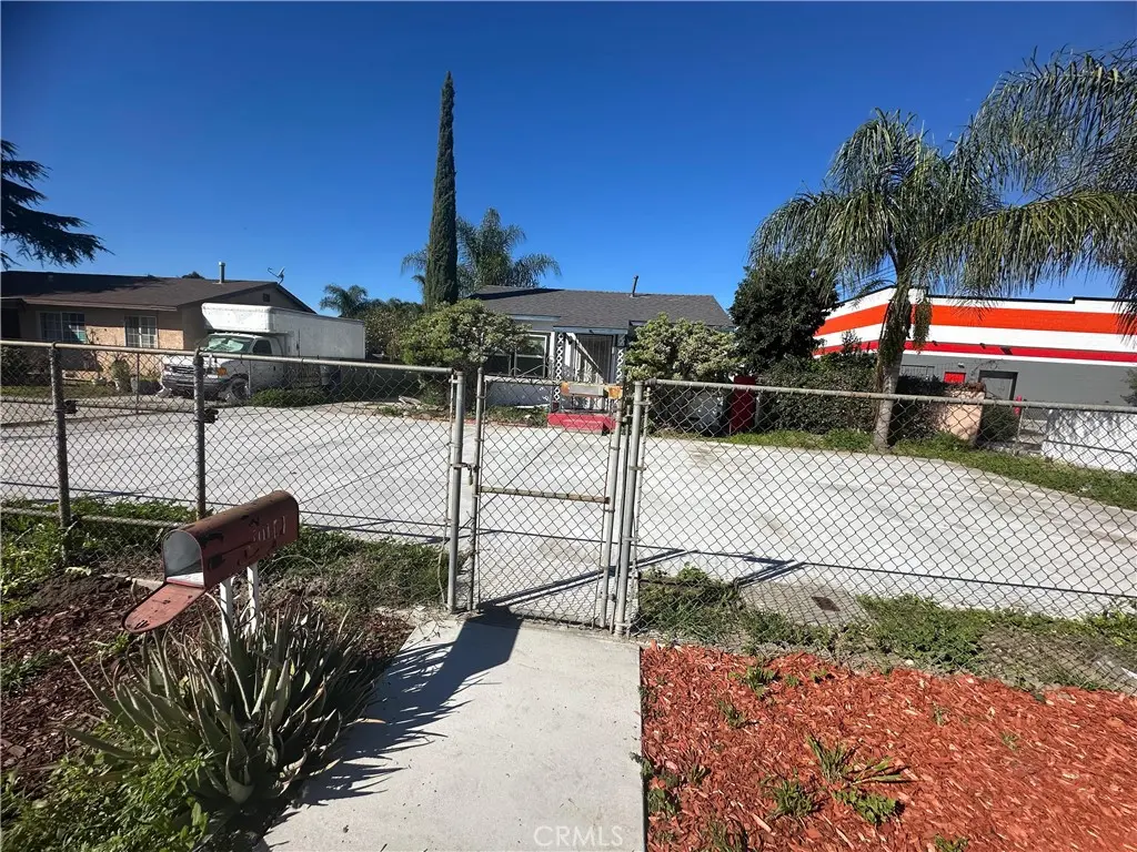 Residential Lease for rent at 119 Collwood, La Puente, Los Angeles County, CA featuring 1 bed and 1 bath