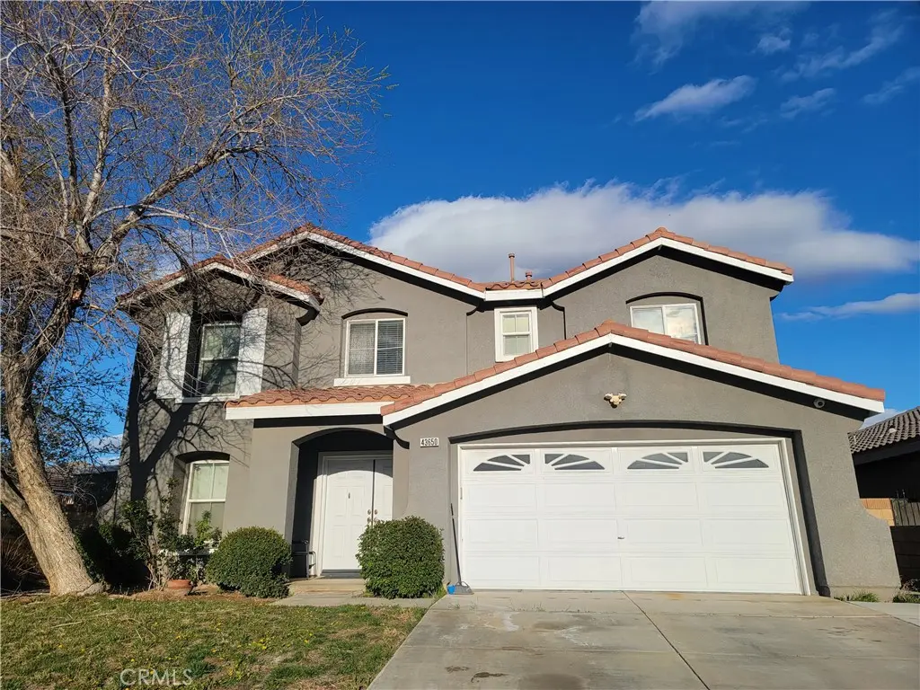 Residential Lease for rent at 43650 Castle Circle, Lancaster, Los Angeles County, CA featuring 6 beds and 3 baths