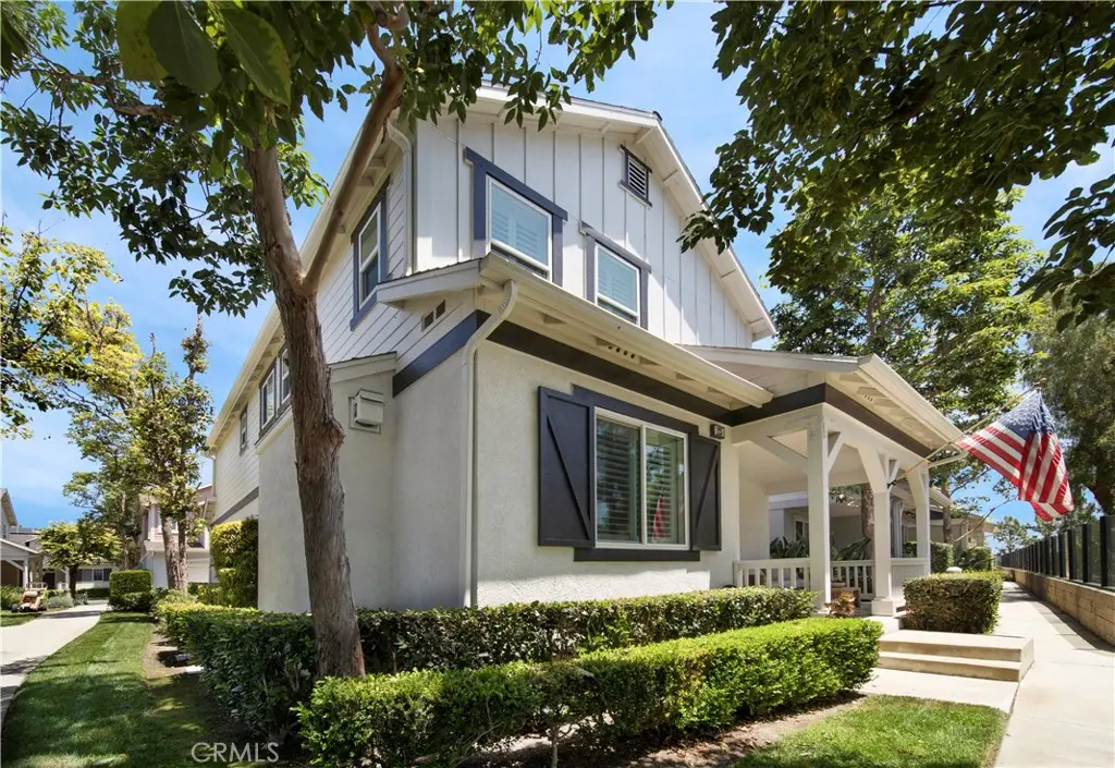 Condominium for sale at 125 Nantucket Lane, Aliso Viejo, CA featuring 3 beds and 3 baths