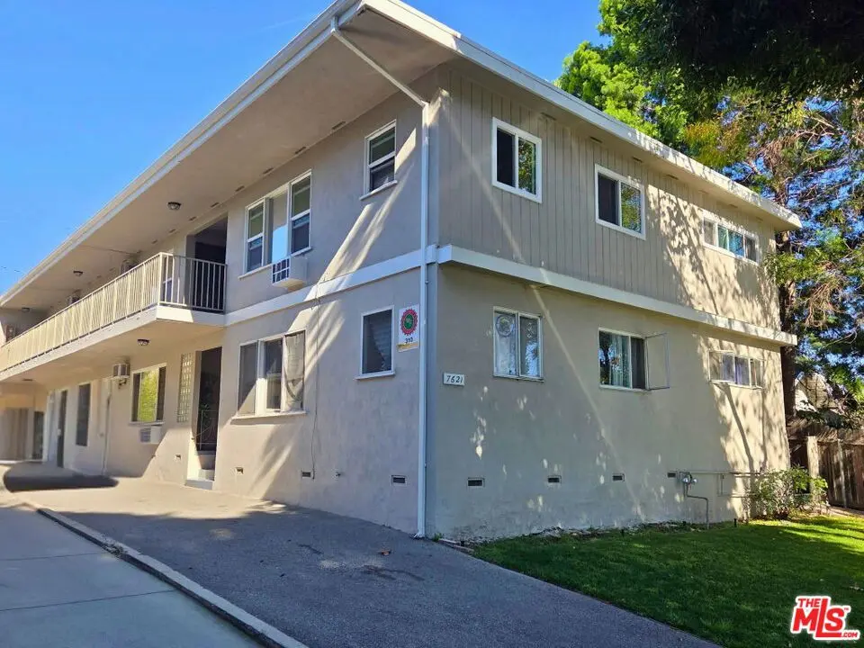 Condominium for rent at 7621 Hampton Avenue 103, West Hollywood, CA featuring 1 bed and 1 bath