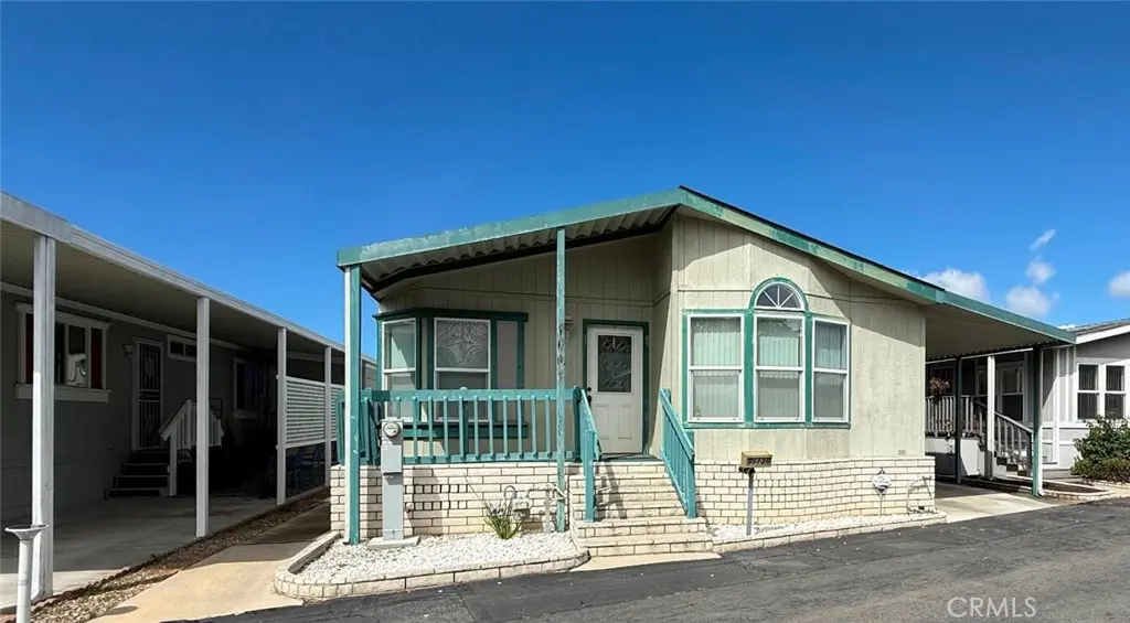 Manufactured In Park for sale at 913 Ironwood Lane, Fountain Valley, CA featuring 3 beds and 2 baths