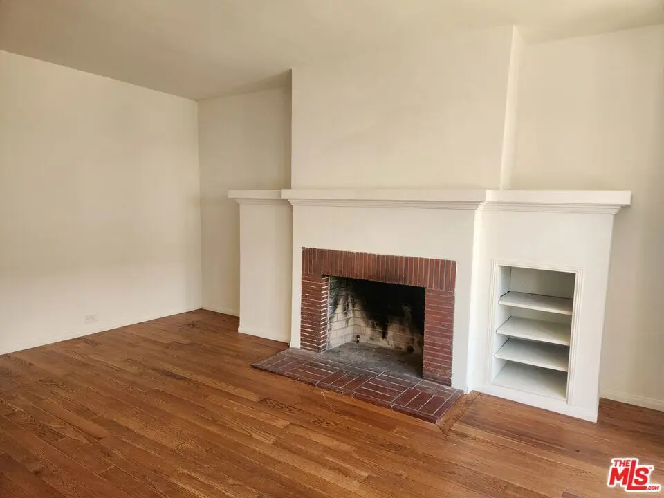 Residential Lease for rent at 1234 1/2 Gordon Street, Los Angeles, Los Angeles County, CA featuring 1 bed and 1 bath