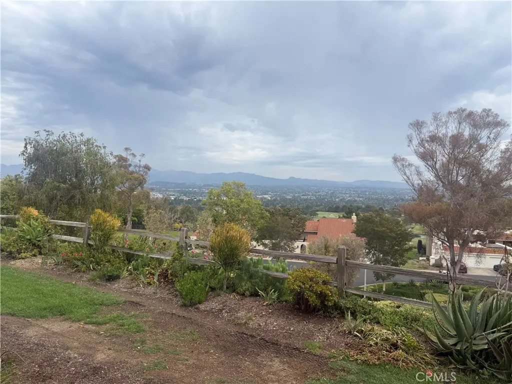 Condominium for rent at 4013 Calle Sonora Oeste 1C, Laguna Woods, CA featuring 2 beds and 2 baths