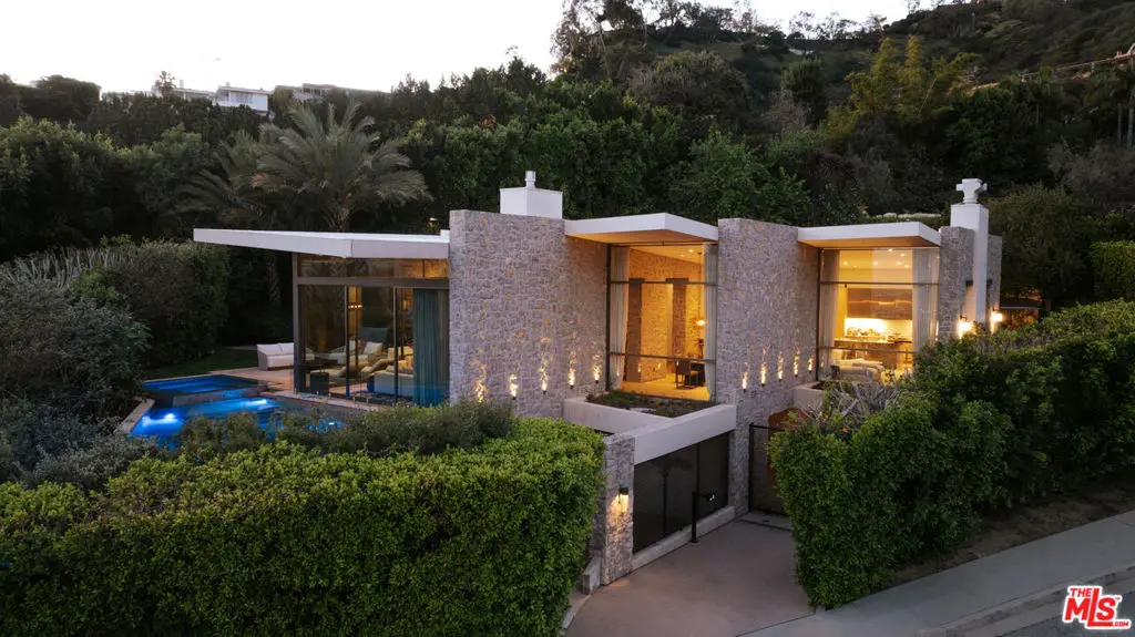9233 Swallow Drive, West Hollywood, CA — listing photo 1