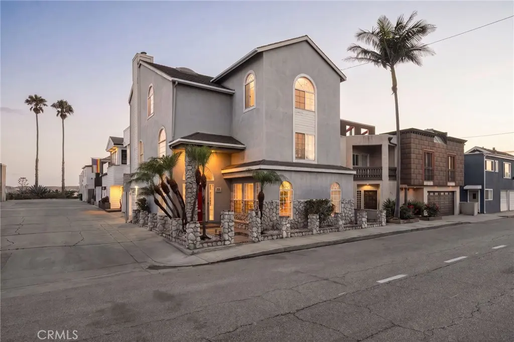 Single Family Residence for sale at 6020 E Ocean Boulevard, Long Beach, CA featuring 4 beds and 4 baths