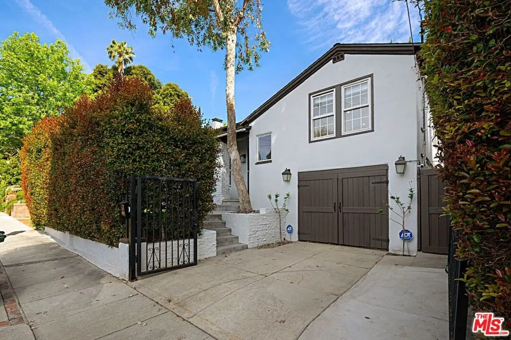 Residential Lease for rent at 9023 PHYLLIS Avenue, West Hollywood, Los Angeles County, CA featuring 3 beds and 3 baths