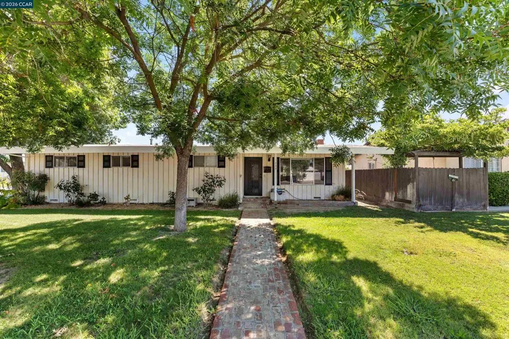 Single Family Residence for sale at 700 Real Ave, Newman, CA featuring 3 beds and 2 baths