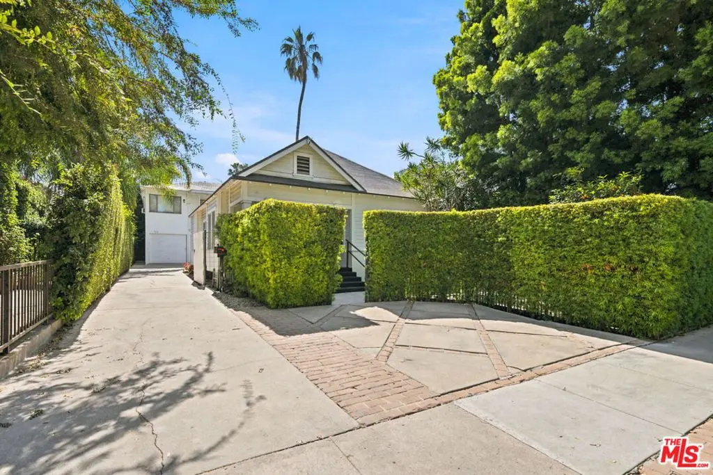 322 Huntley Drive, West Hollywood, CA — listing photo 1