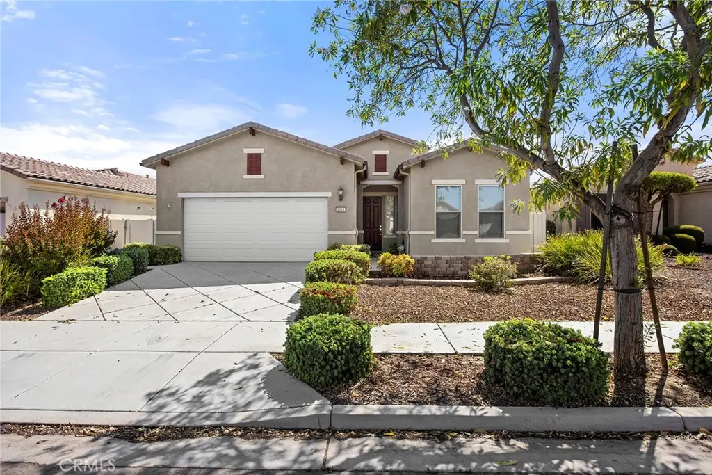 Single Family Residence for sale at 1410 Corte Alamonte, Hemet, CA featuring 2 beds and 2 baths