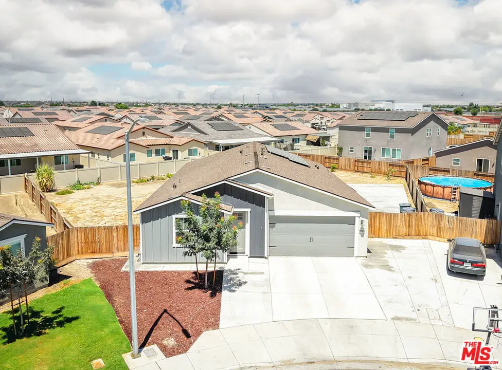 7700 Nigu River Street, Bakersfield, CA — listing photo 1