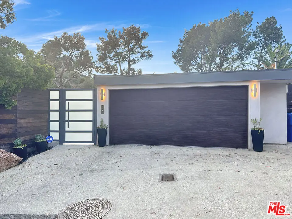 Residential Lease for rent at 8265 Mannix Drive, Los Angeles, Los Angeles County, CA featuring 3 beds and 2 baths