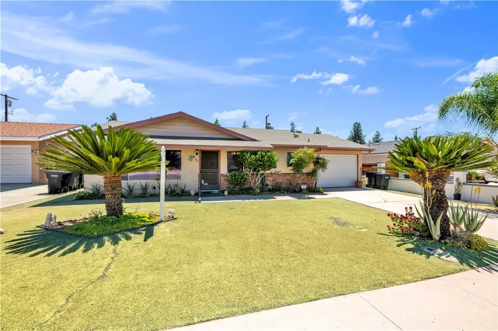 Single Family Residence for sale at 545 Jade, Hemet, CA featuring 2 beds and 2 baths