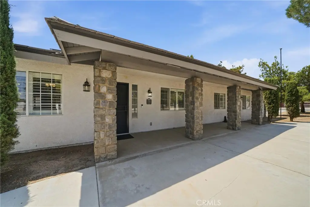 17041 Fairburn, Hesperia, CA — listing photo 1