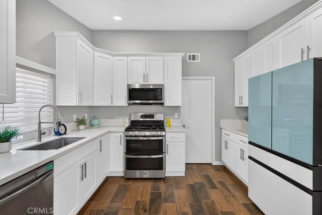Single Family Residence for sale at 39747 Old Carriage, Murrieta, CA featuring 4 beds and 2 baths