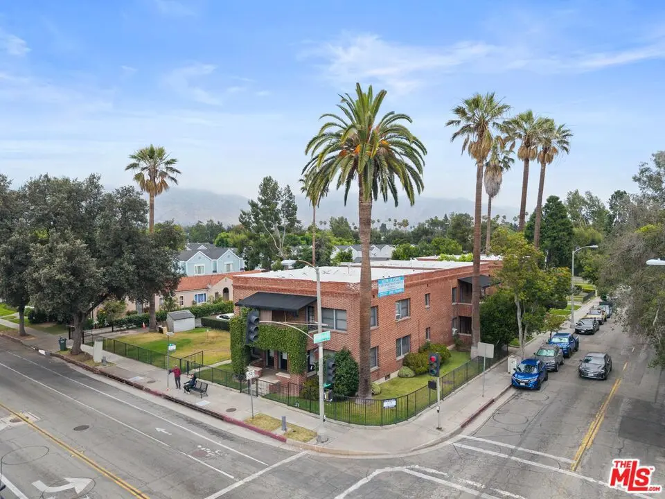239 E Villa Street, Pasadena, CA — listing photo 1