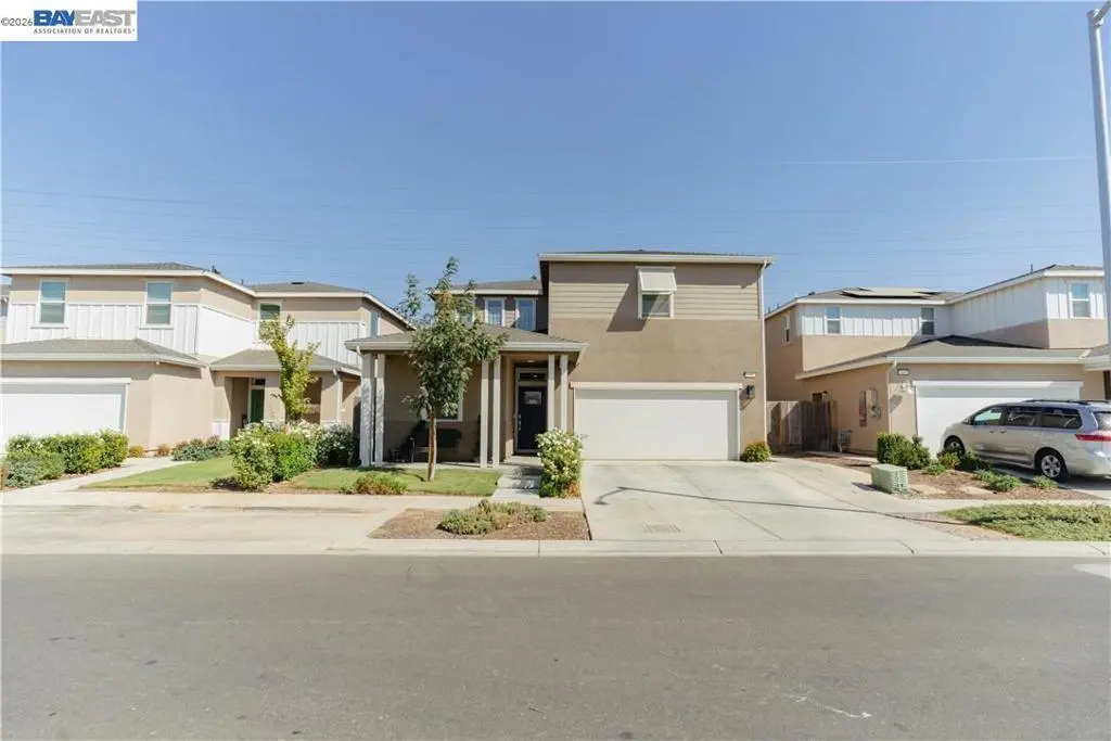 2481 Pineda Dr, Merced, CA — listing photo 1