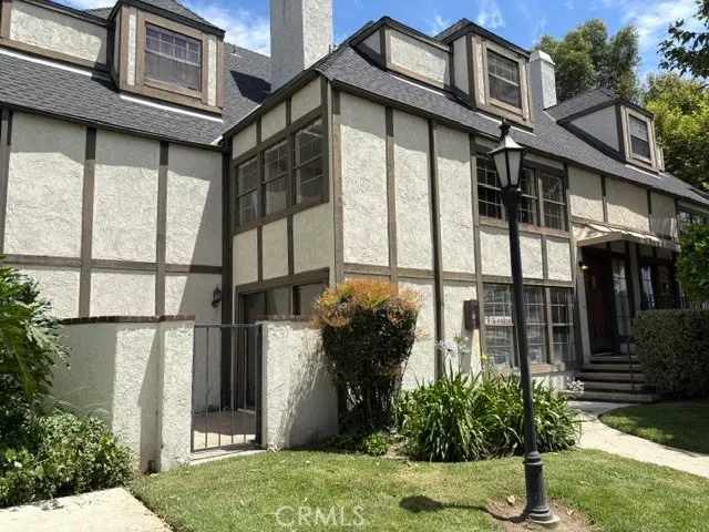 105 E Rosewood Court 5, Ontario, CA — listing photo 1
