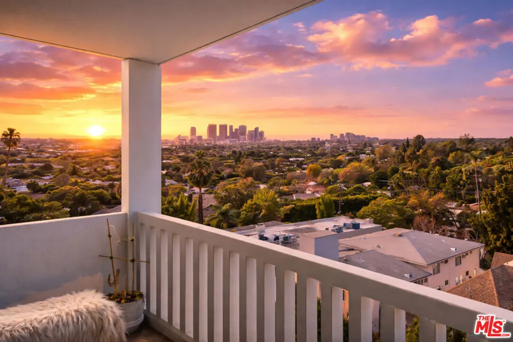 Residential Lease for rent at 999 N Doheny Drive 611, West Hollywood, Los Angeles County, CA and 1 bath