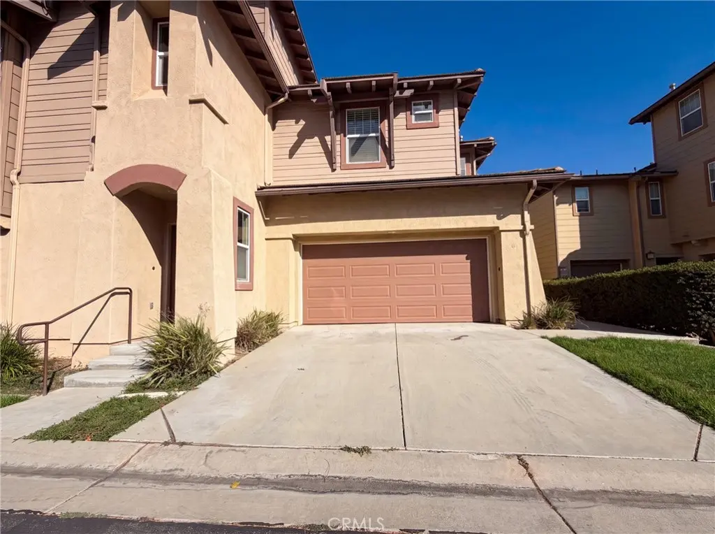 Condominium for sale at 41534 King Palm, Murrieta, CA featuring 3 beds and 3 baths
