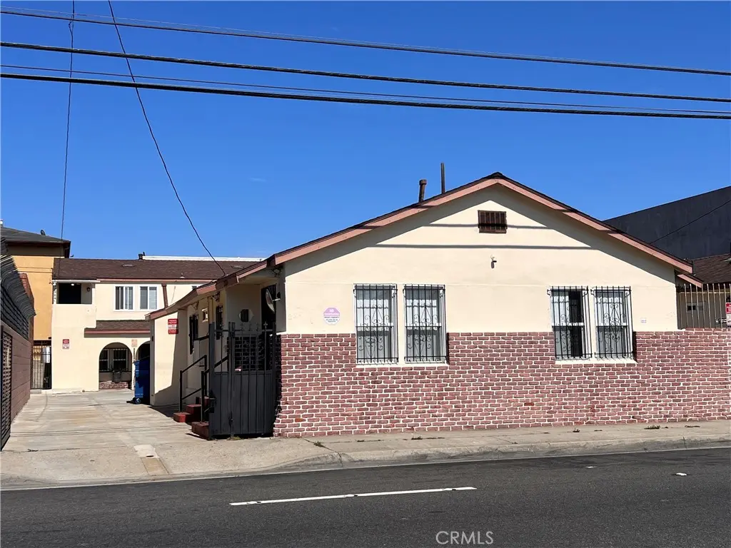 Apartment for rent at 12924 Prairie Avenue C, Hawthorne, CA featuring 2 beds and 1 bath