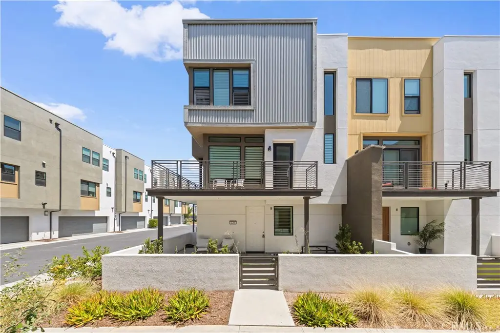 Townhouse for sale at 120 Sawbuck, Irvine, CA featuring 3 beds and 4 baths