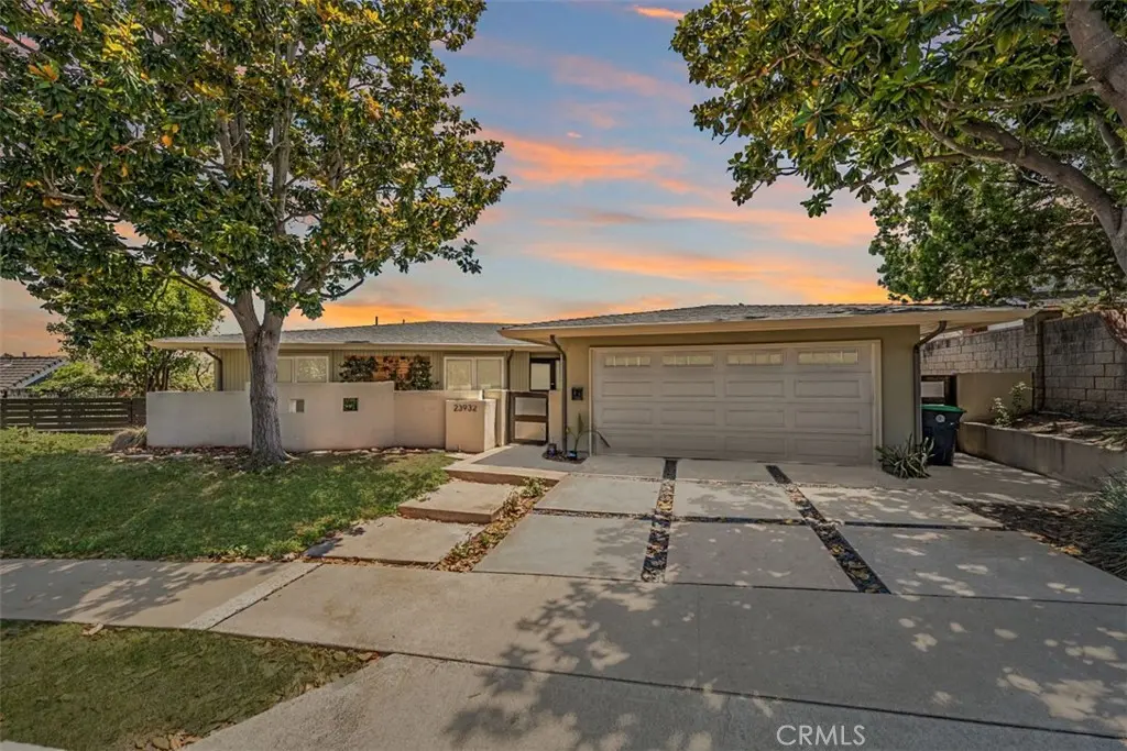Residential Lease for rent at 23932 Flores Avenue, Laguna Niguel, Orange County, CA featuring 3 beds and 2 baths
