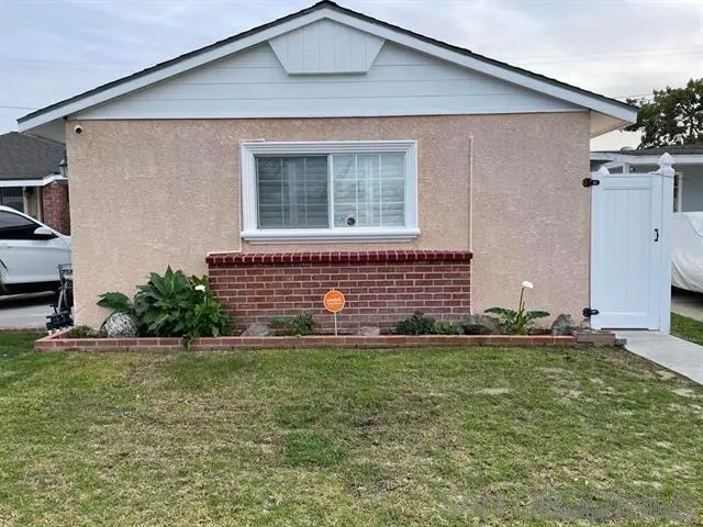 Residential Lease for rent at 158 W 225th St J-ADU, Carson, Los Angeles County, CA featuring 1 bed and 1 bath
