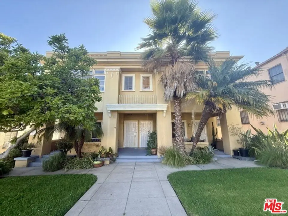 Residential Lease for rent at 2011 N Vermont Avenue, Los Angeles, Los Angeles County, CA featuring 2 beds and 1 bath