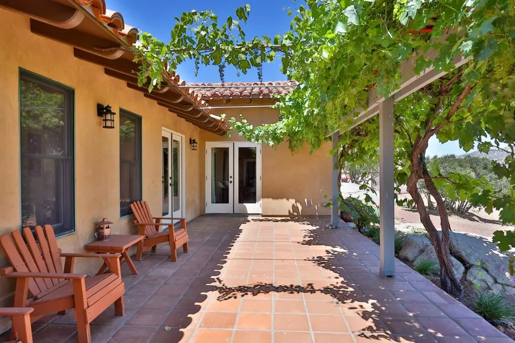 25933 Potrero Valley Rd, Potrero, CA — listing photo 1