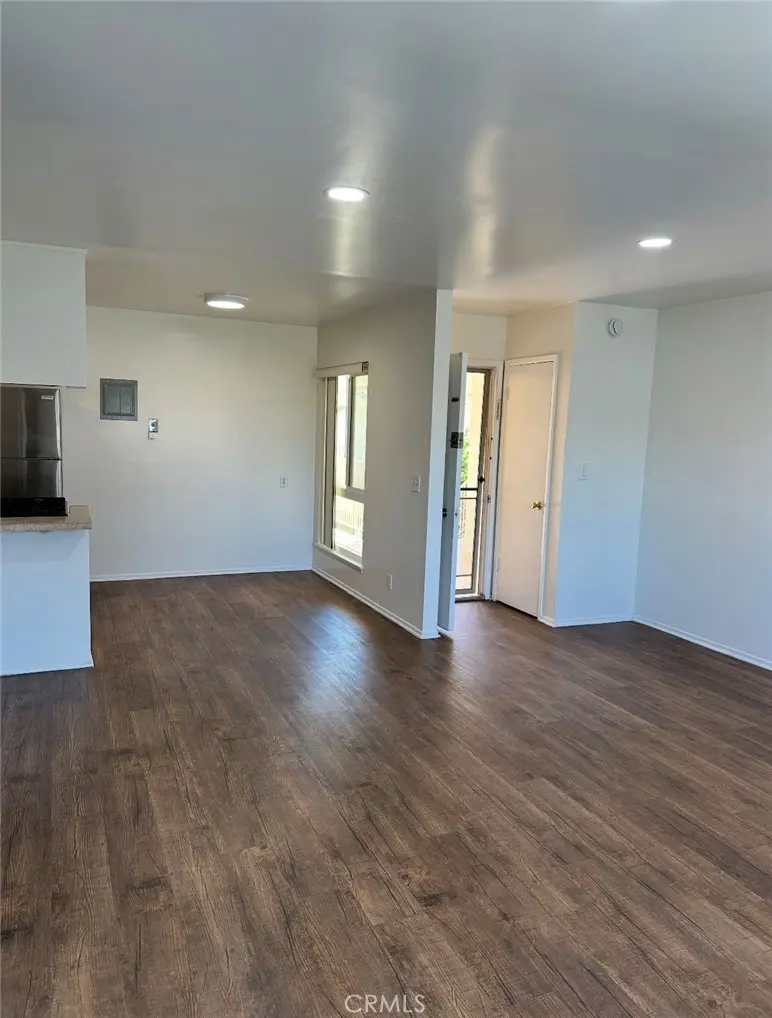 Residential Lease for rent at 4221 E 60th st, Huntington Park, Los Angeles County, CA featuring 2 beds and 1 bath