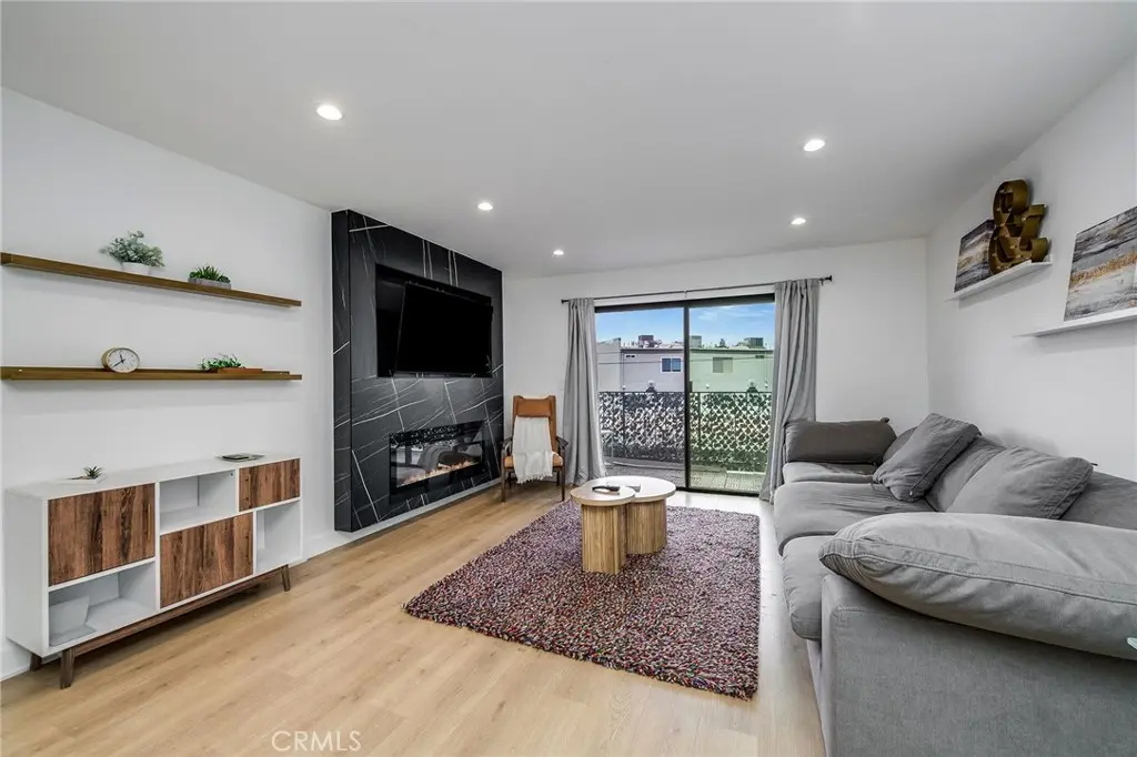 4311 Colfax 107, Studio City, CA — listing photo 1