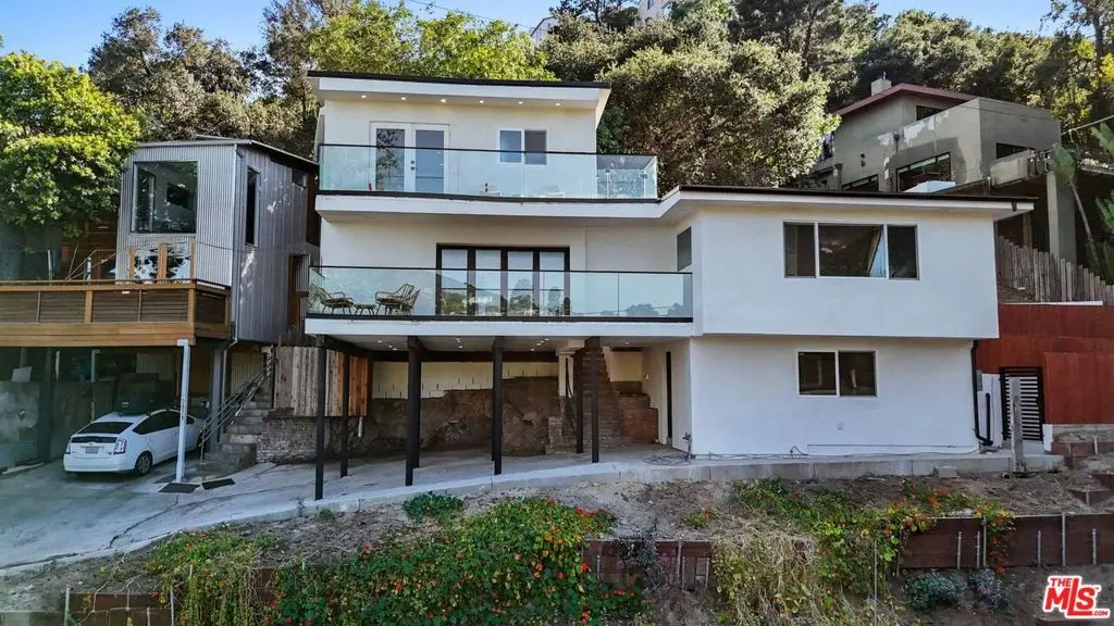 Single Family Residence for sale at 6900 Treasure Trail, Los Angeles, CA featuring 2 beds and 3 baths
