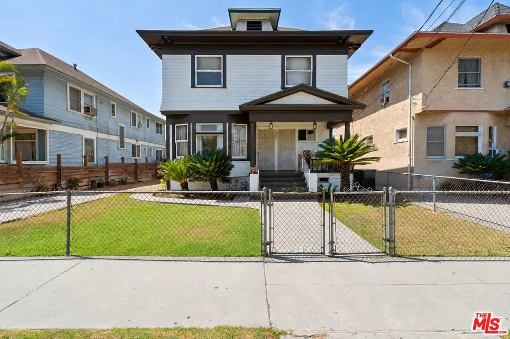 Single Family Residence for sale at 1030 W 20th Street, Los Angeles, CA featuring 5 beds and 2 baths