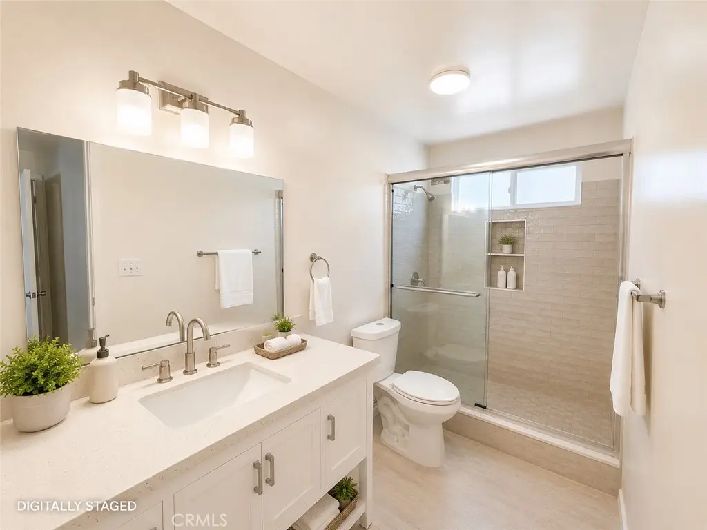 1000 W Macarthur, Santa Ana, CA — listing photo 1
