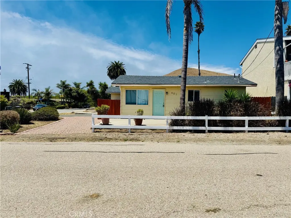 Single Family Residence for sale at 401 Tahiti, Morro Bay, CA featuring 2 beds and 2 baths