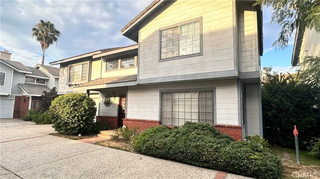 Residential Lease for rent at 333 Genoa, Arcadia, Los Angeles County, CA featuring 3 beds and 3 baths