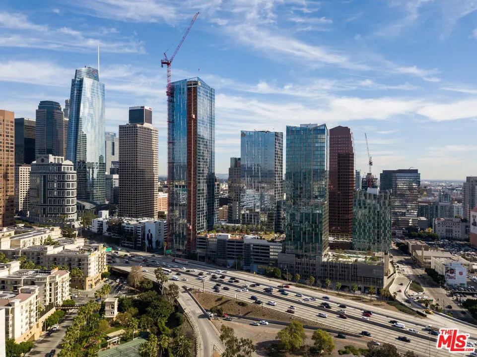 Condominium for rent at 889 Francisco Street 2410, Los Angeles, CA featuring 1 bed and 1 bath