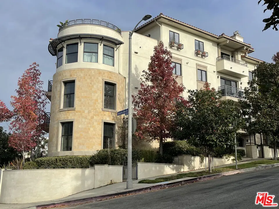 Residential Lease for rent at 1636 S Beverly Glen Boulevard 301, Los Angeles, Los Angeles County, CA featuring 2 beds and 3 baths